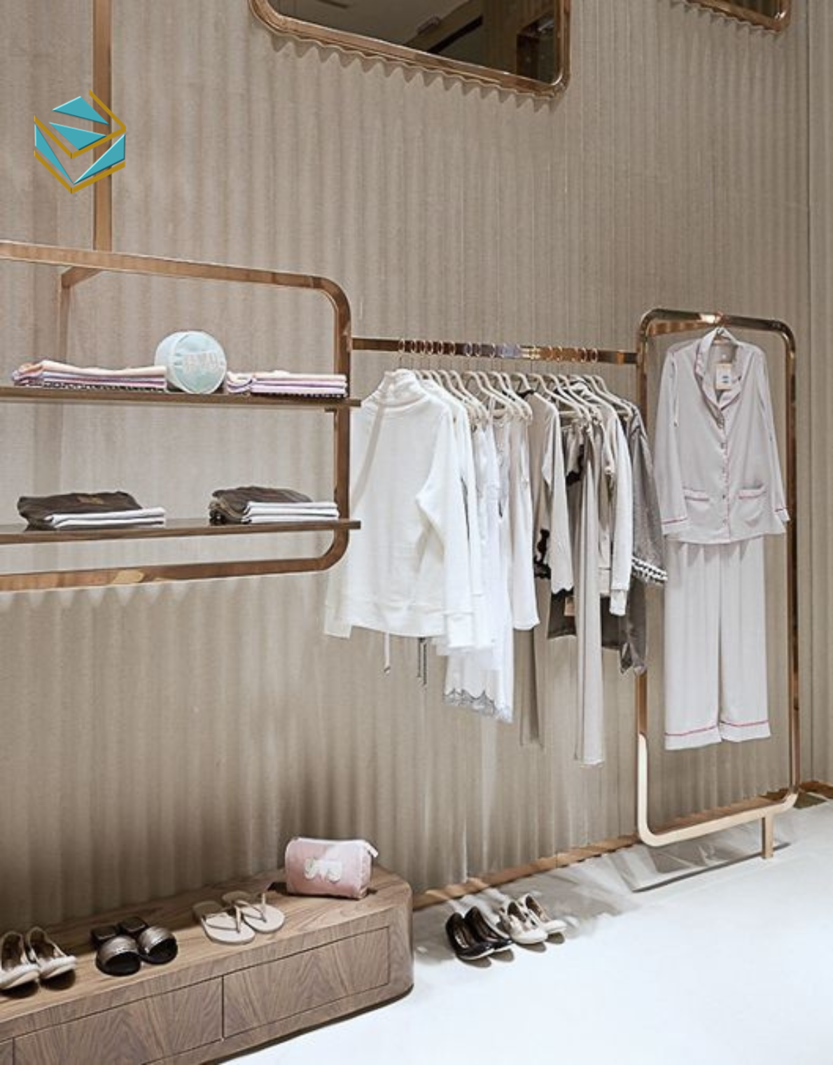 Khoảng lùi đủ rộng, rèm dày và ánh sáng mềm cho trải nghiệm tốt. Chi tiết nhỏ nhưng tác động lớn đến chuyển đổi.